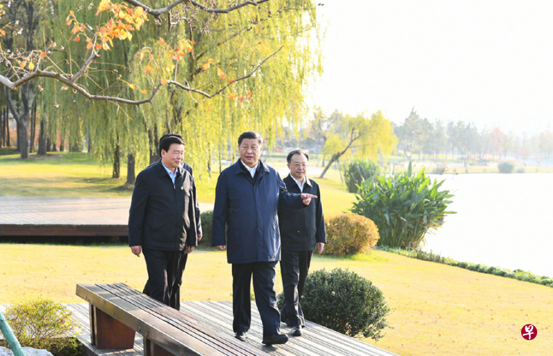 中共总书记习近平13日在江苏省扬州市考察调研,走访运河岸线的滨江地区。(新华社) 中共总书记习近平13日在江苏省扬州市考察调研,走访运河岸线的滨江地区。(新华社)