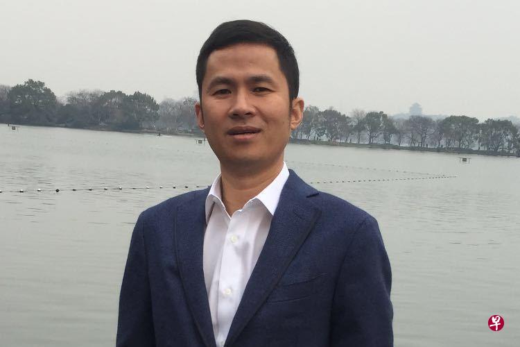 钱峰雷昨天接受“香港01”访问时说,不知道袭击他的人是谁,也没有与人发生冲突。(互联网) 钱峰雷昨天接受“香港01”访问时说,不知道袭击他的人是谁,也没有与人发生冲突。(互联网)