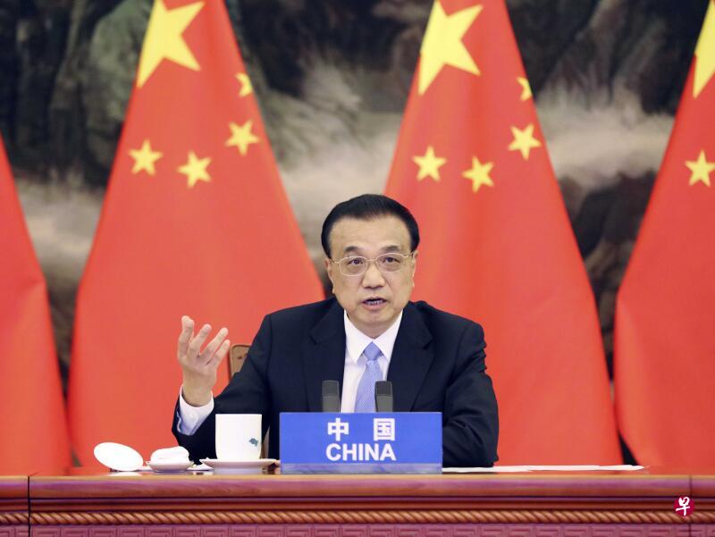 中国国务院总理李克强说,RCEP的签署是多边主义和自由贸易的胜利,不仅将推动地区经济整体复苏进程,也将成为拉动全球增长的重要引擎。(新华社) 中国国务院总理李克强说,RCEP的签署是多边主义和自由贸易的胜利,不仅将推动地区经济整体复苏进程,也将成为拉动全球增长的重要引擎。(新华社)