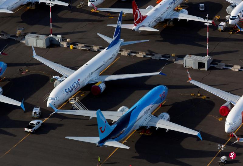 美国联邦航空管理局长迪克森签署了一项命令,允许波音737 Max飞机复飞。这款客机于2018年和2019年发生空难后,在2019年3月全球停飞。(路透社) 美国联邦航空管理局长迪克森签署了一项命令,允许波音737 Max飞机复飞。这款客机于2018年和2019年发生空难后,在2019年3月全球停飞。(路透社)