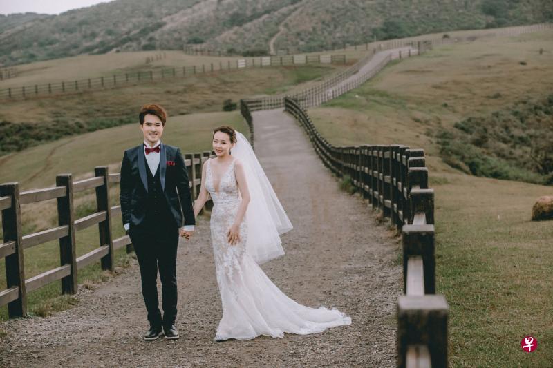 李腾与太太Gina在风大的阳明山拍婚纱照。(Left Profile提供) 李腾与太太Gina在风大的阳明山拍婚纱照。(Left Profile提供)