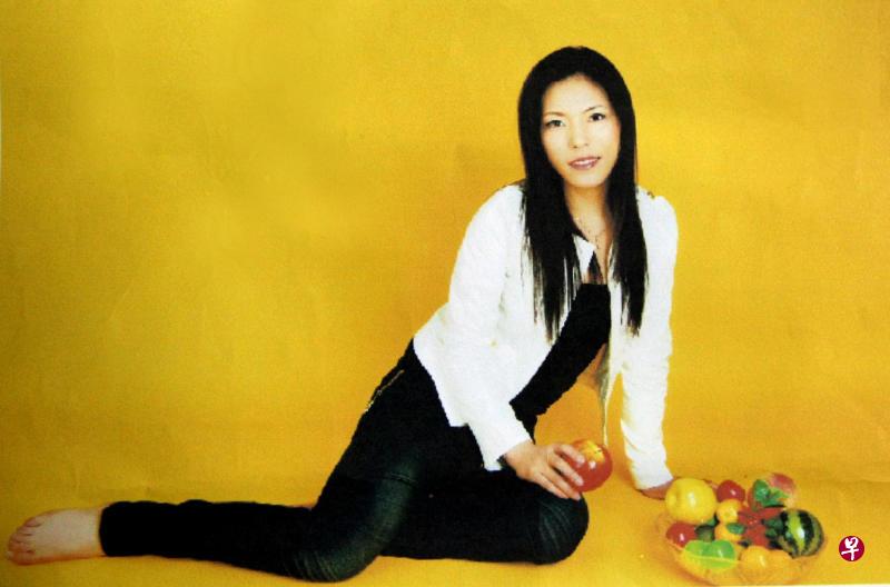 来自中国辽宁的女歌星韩岩飞11年前与男友到圣淘沙游玩,不知何故失踪。(档案照片) 来自中国辽宁的女歌星韩岩飞11年前与男友到圣淘沙游玩,不知何故失踪。(档案照片)