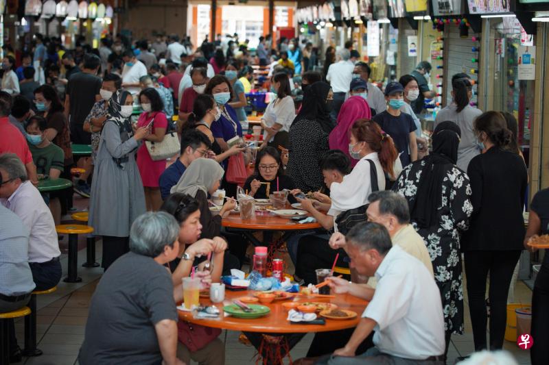 国家环境局将在明年首季试行全新的“小贩承前启后计划“,符合资格、非缴付津贴租金的资深小贩,也可以把摊位外传给别人。(档案照片) 国家环境局将在明年首季试行全新的“小贩承前启后计划“,符合资格、非缴付津贴租金的资深小贩,也可以把摊位外传给别人。(档案照片)