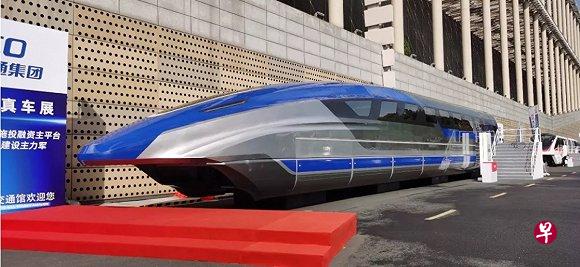 中国制造的时速600公里高速磁浮列车,今年首次在浙江国际智慧交通产业博览会上公开亮相。(界面新闻) 中国制造的时速600公里高速磁浮列车,今年首次在浙江国际智慧交通产业博览会上公开亮相。(界面新闻)