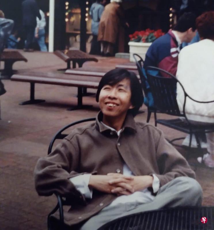 由卡斯(图)作词、马来西亚的刘明瑞作曲,李茂山和林淑容演唱的《无言的结局》,当年红遍亚洲。(吴秋莲提供) 由卡斯(图)作词、马来西亚的刘明瑞作曲,李茂山和林淑容演唱的《无言的结局》,当年红遍亚洲。(吴秋莲提供)