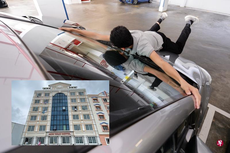 被白嫖的妓女和 另外三人向被告张智毅追钱,甚至用肉身拦车,但被告还是直接开车撞向他们。(档案示意图) 小图:这起事件发生在芽笼22巷的民华酒店。( 邝启聪摄 ) 被白嫖的妓女和 另外三人向被告张智毅追钱,甚至用肉身拦车,但被告还是直接开车撞向他们。(档案示意图) 小图:这起事件发生在芽笼22巷的民华酒店。( 邝启聪摄 )