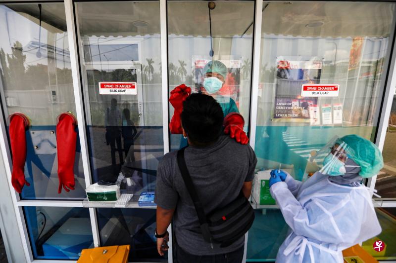 HEALTH-CORONAVIRUS/INDONESIA HEALTH-CORONAVIRUS/INDONESIA