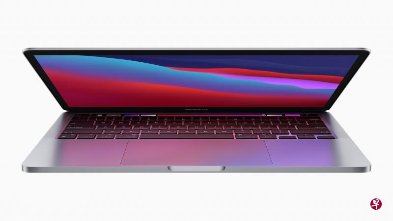 MacBook Pro在自家研发M1芯片的加持下,速度和电池续航表现让人惊艳。 MacBook Pro在自家研发M1芯片的加持下,速度和电池续航表现让人惊艳。