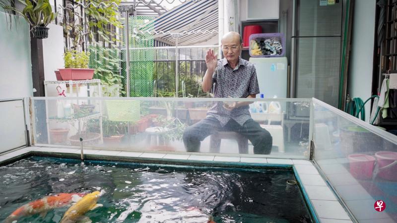冠病康复者王世良在“命”视频中,讲述患病经历如何让他对生命有了新体悟,也让他与家人更珍惜彼此。(林泽锐摄) 冠病康复者王世良在“命”视频中,讲述患病经历如何让他对生命有了新体悟,也让他与家人更珍惜彼此。(林泽锐摄)