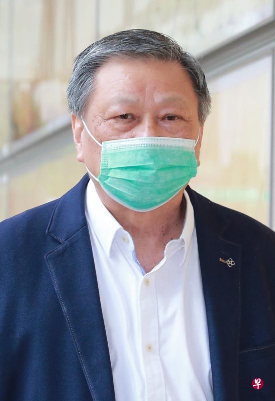 答辩人梁实轩出席诽谤案的每场审讯,包括昨天的结案陈词,不过,他在两个月前的审讯选择不供证。(唐家鸿摄) 答辩人梁实轩出席诽谤案的每场审讯,包括昨天的结案陈词,不过,他在两个月前的审讯选择不供证。(唐家鸿摄)