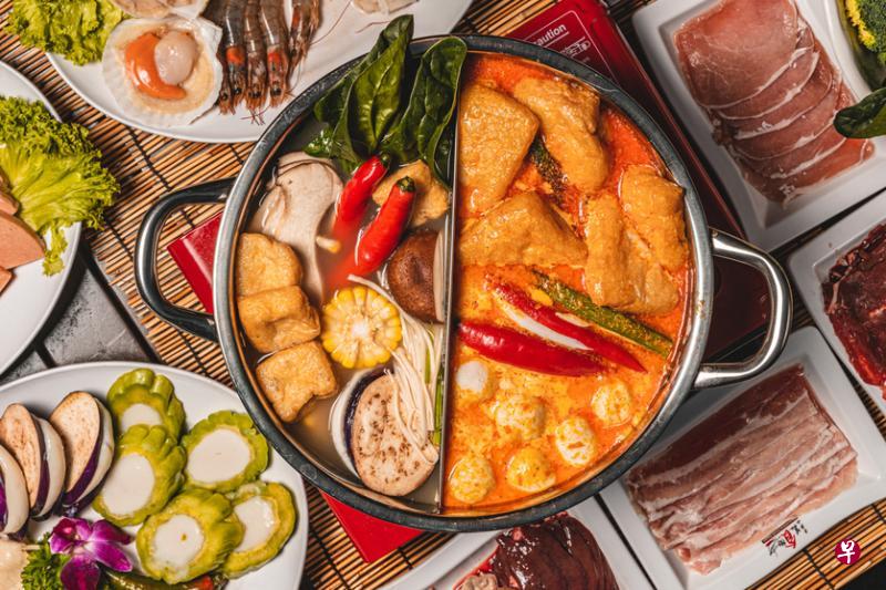 牛车水美食街推出牛车水叻沙火锅，每人$21.90。（商家提供）