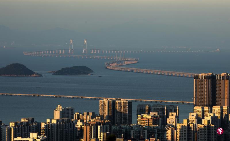 粤港澳大湾区是中国开放程度最高、经济活力最强的区域之一。图为港珠澳大桥。(张由琼 摄) 粤港澳大湾区是中国开放程度最高、经济活力最强的区域之一。图为港珠澳大桥。(张由琼 摄)