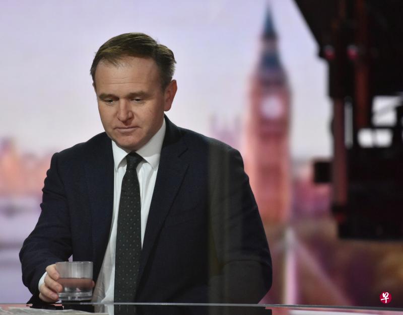 英国农业部长尤斯蒂斯说,英国与欧盟之间关于脱欧后贸易协定的已进入最后几天的谈判,但基本分歧仍存在。(路透社) 英国农业部长尤斯蒂斯说,英国与欧盟之间关于脱欧后贸易协定的已进入最后几天的谈判,但基本分歧仍存在。(路透社)