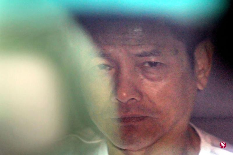 有评论形容,尹国驹当年的声势和权势丝毫不弱于时任澳门总督,还有人比喻他是“澳门的地下皇帝”。(互联网) 有评论形容,尹国驹当年的声势和权势丝毫不弱于时任澳门总督,还有人比喻他是“澳门的地下皇帝”。(互联网)