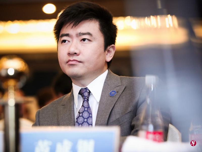中国央视前主持人芮成钢早前因涉贪腐案获刑六年,网传他今天刑满出狱。(互联网) 中国央视前主持人芮成钢早前因涉贪腐案获刑六年,网传他今天刑满出狱。(互联网)