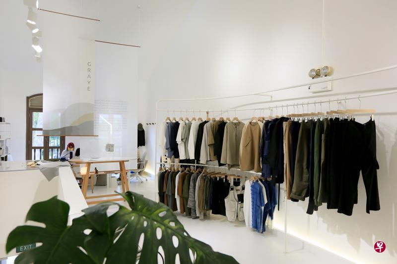 Graye洁白简约的店面兼工作室体现品牌的轻禅风格。