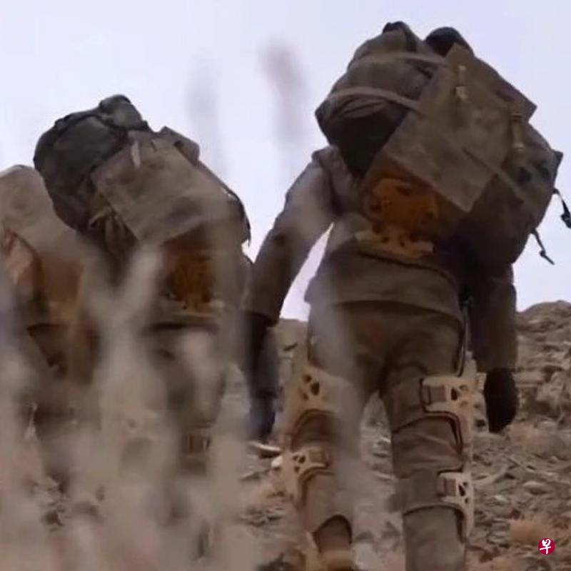 资料显示外骨骼为机械式助力,系统总重少于五公斤。(互联网) 资料显示外骨骼为机械式助力,系统总重少于五公斤。(互联网)