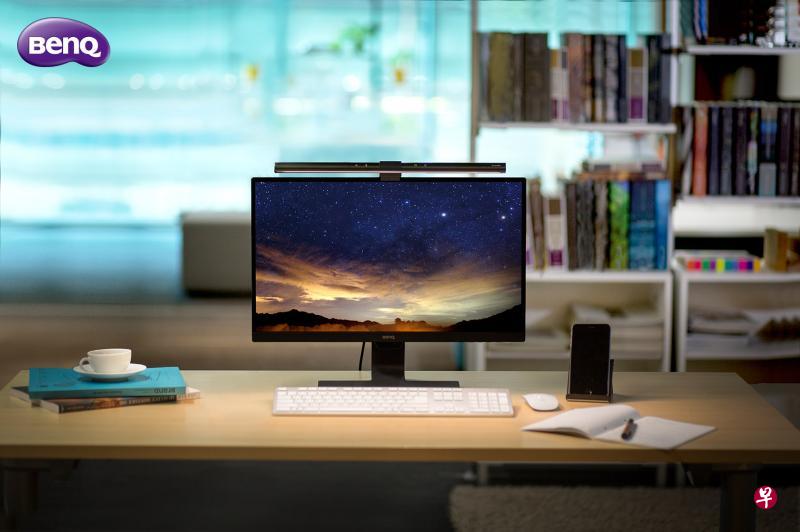GW2780T显示屏和ScreenBar有助长时间对着屏幕的用户减轻眼睛疲劳。 GW2780T显示屏和ScreenBar有助长时间对着屏幕的用户减轻眼睛疲劳。