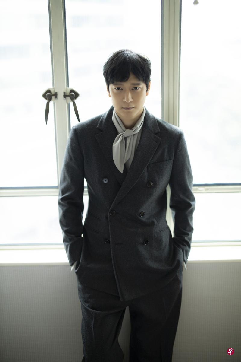 姜栋元从去年至今,扣除5月底回首尔宣传电影,在本地待了近七个月。(Bob Lee, The Fat Farmer提供) 姜栋元从去年至今,扣除5月底回首尔宣传电影,在本地待了近七个月。(Bob Lee, The Fat Farmer提供)