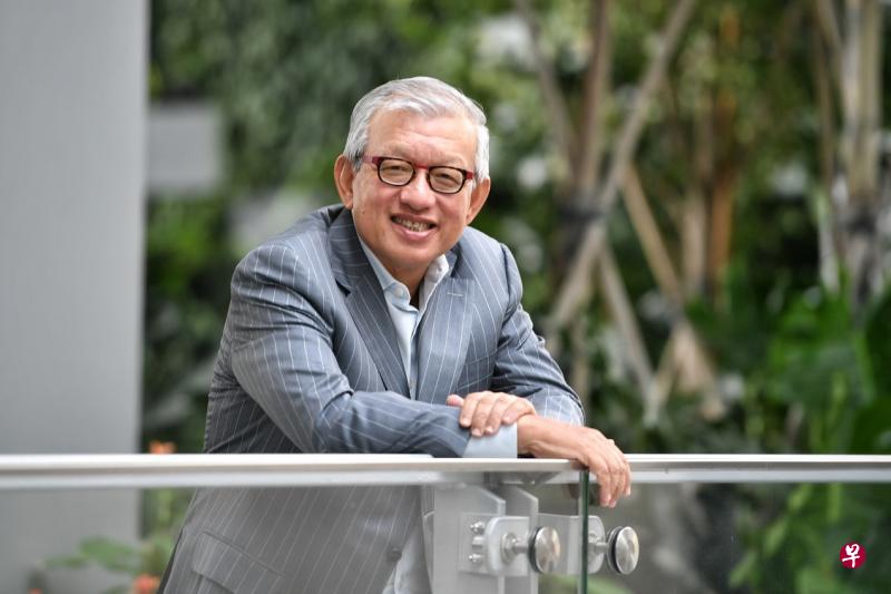 工商总会执行总裁何鸣杰在过去10年带领工商总会与政府及商界紧密合作。他认为,中小企业的想法如今更加积极,也会主动响应工商总会的号召。(海峡时报) 工商总会执行总裁何鸣杰在过去10年带领工商总会与政府及商界紧密合作。他认为,中小企业的想法如今更加积极,也会主动响应工商总会的号召。(海峡时报)