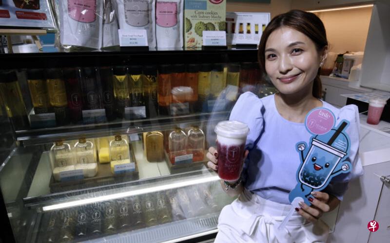 赖怡伶在荷兰村开设第二家泡泡茶店。(梁麒麟摄) 赖怡伶在荷兰村开设第二家泡泡茶店。(梁麒麟摄)