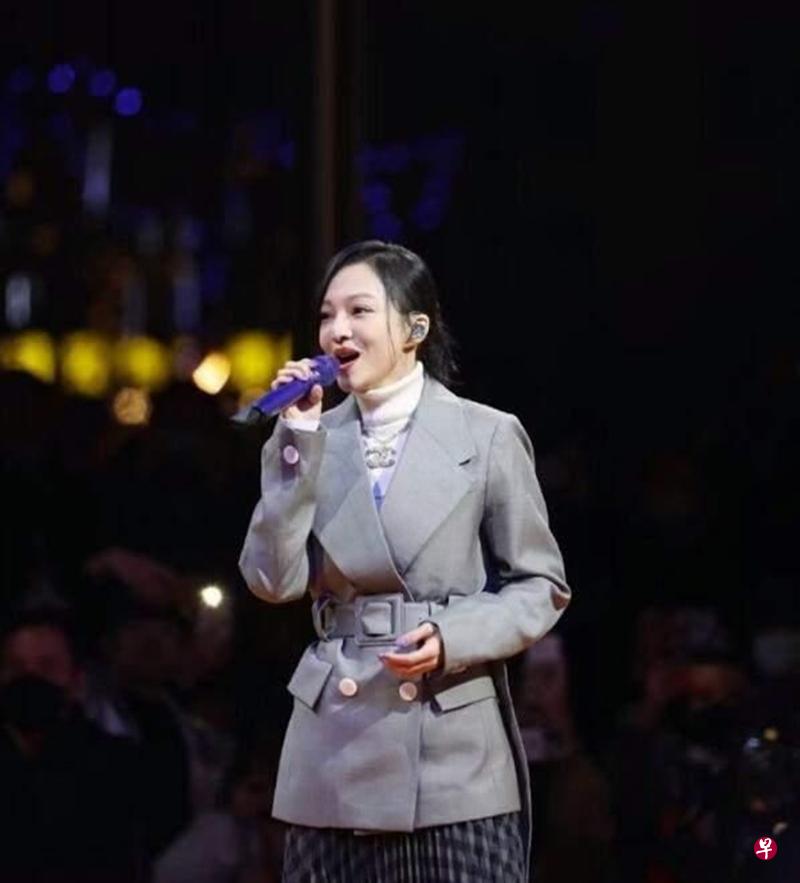 张韶涵现场清唱了《隐形的翅膀》。(互联网) 张韶涵现场清唱了《隐形的翅膀》。(互联网)