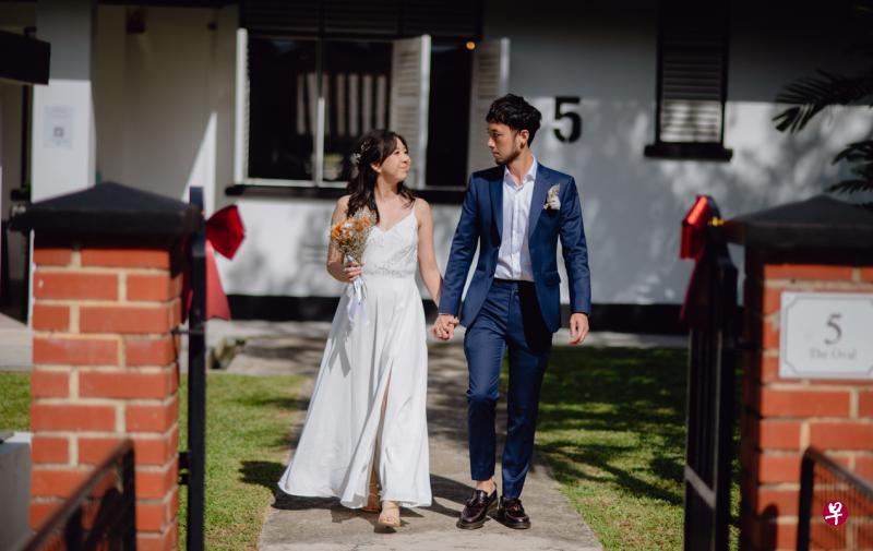 本地歌手黄美婷(左)和Goose前天举行婚礼。(受访者提供) 本地歌手黄美婷(左)和Goose前天举行婚礼。(受访者提供)