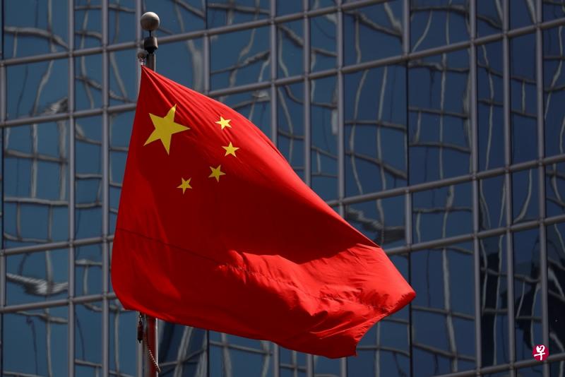 作者说，中国外交部发言人华春莹一句“就做战狼又何妨”，几乎坐实了中国“战狼外交”的形象。（路透社）