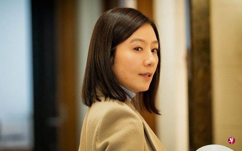 金喜爱以《夫妻的世界》创下高收视。(互联网) 金喜爱以《夫妻的世界》创下高收视。(互联网)