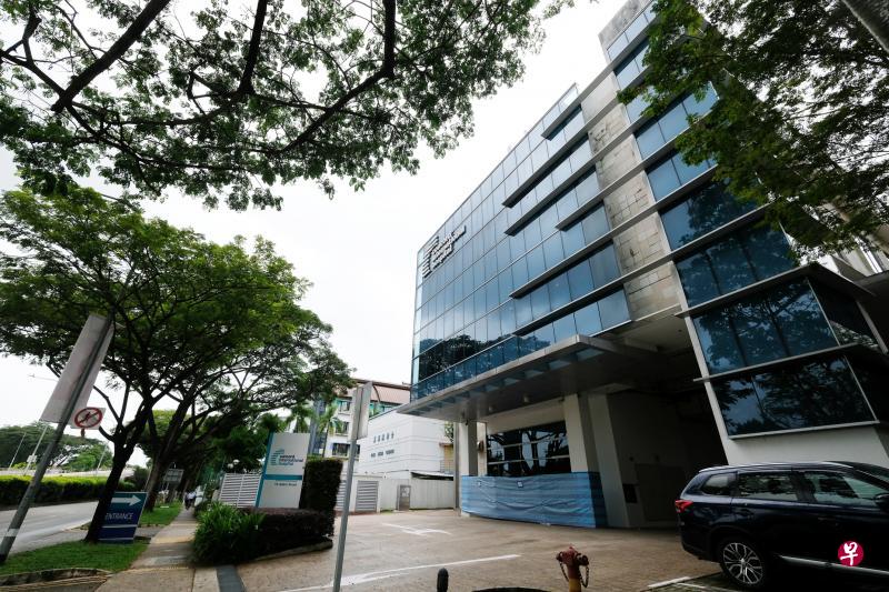 坐落在亚当路的泰和国际医院是一家小型私人医院。冠病疫情暴发初期,它是本地第一家接收冠病病患的私人医院。(龙国雄摄) 坐落在亚当路的泰和国际医院是一家小型私人医院。冠病疫情暴发初期,它是本地第一家接收冠病病患的私人医院。(龙国雄摄)