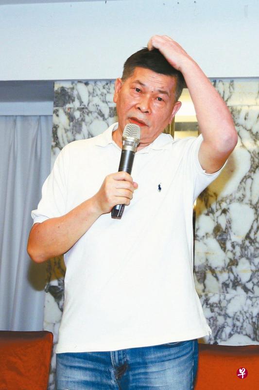 澎恰恰努力赚钱还债,参加脱口秀节目讲地狱梗。 澎恰恰努力赚钱还债,参加脱口秀节目讲地狱梗。