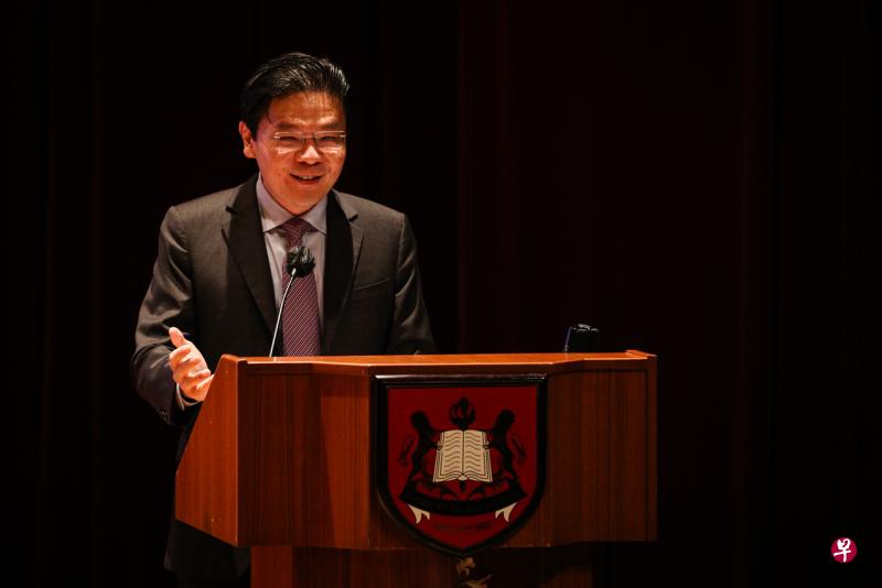 教育部长兼财政部第二部长黄循财12月29日在教育部举行的新校长委任仪式上致辞。(李健玮摄) 教育部长兼财政部第二部长黄循财12月29日在教育部举行的新校长委任仪式上致辞。(李健玮摄)