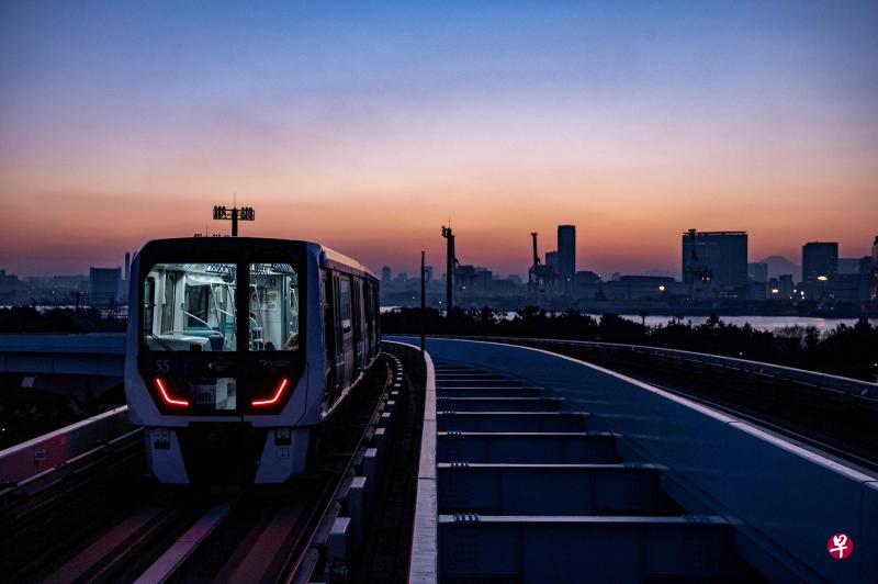 日本国土交通省表示,京王电铁、京急电铁、京成电铁、东京临海高速铁道等关东地区的所有铁路业者都决定取消通宵营运。(法新社) 日本国土交通省表示,京王电铁、京急电铁、京成电铁、东京临海高速铁道等关东地区的所有铁路业者都决定取消通宵营运。(法新社)