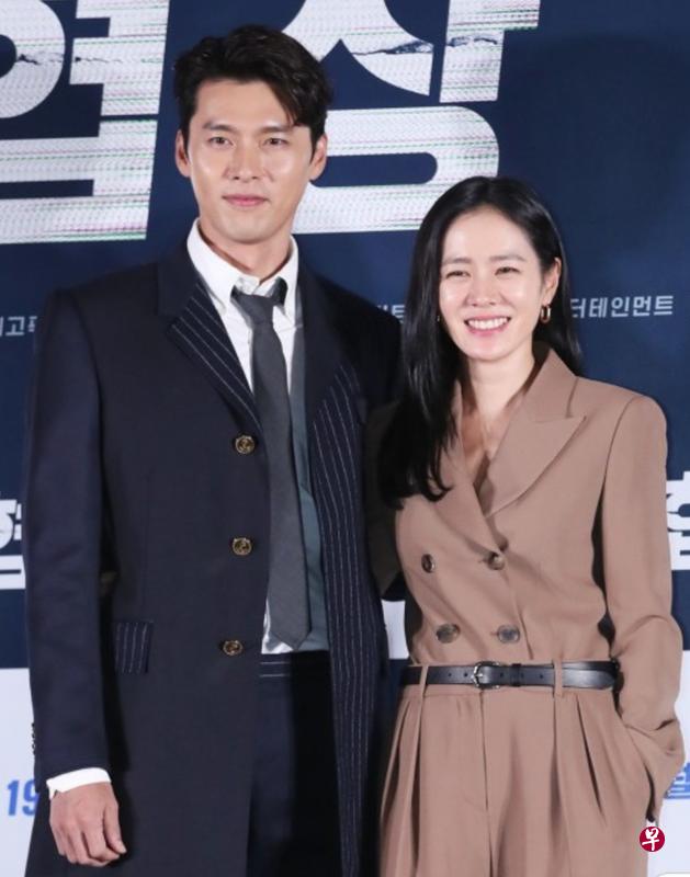 玄彬(左)和孙艺真拍完《爱的迫降》假戏真做。(互联网) 玄彬(左)和孙艺真拍完《爱的迫降》假戏真做。(互联网)