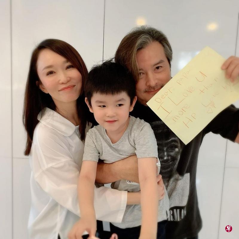 李铭顺本月中将回新与妻儿团聚两个月。（艺人社交媒体）