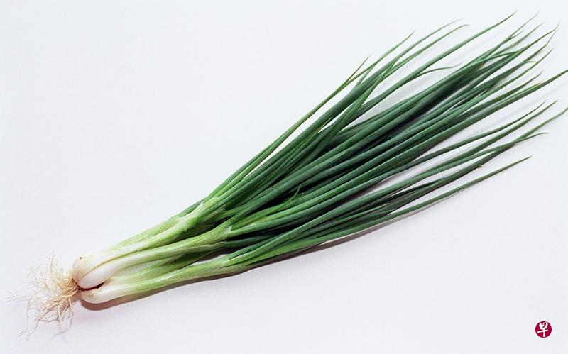 吃葱白鸡肉粥,可助加强御寒能力。(档案照) 吃葱白鸡肉粥,可助加强御寒能力。(档案照)