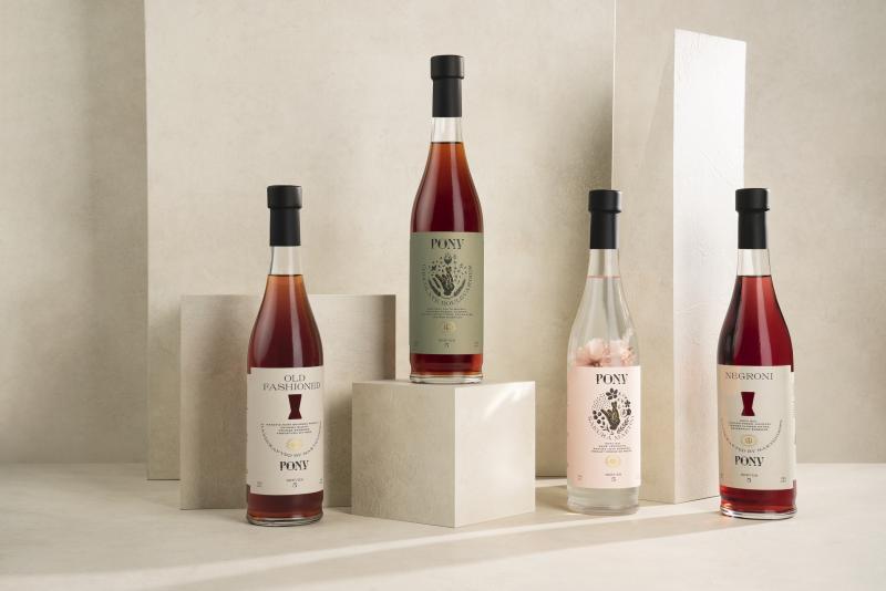 Jigger & Pony集团去年底推出优质瓶装鸡尾酒品牌PONY,响应方便即用的风潮。(酒商提供) Jigger & Pony集团去年底推出优质瓶装鸡尾酒品牌PONY,响应方便即用的风潮。(酒商提供)