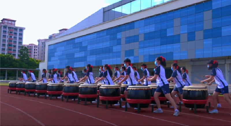 由立化中学学生呈献的二十四节令鼓表演项目,本周六将以预录方式于线上校庆庆典上放映。(立化中学提供) 由立化中学学生呈献的二十四节令鼓表演项目,本周六将以预录方式于线上校庆庆典上放映。(立化中学提供)