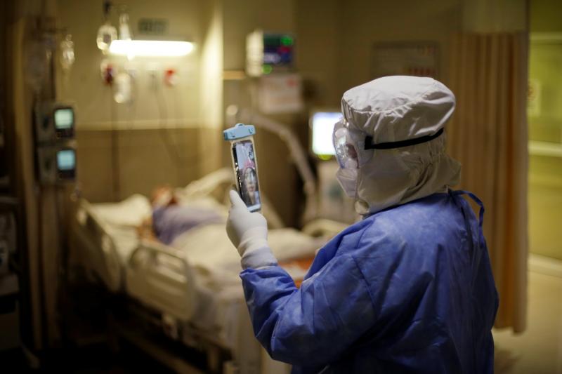 英国一项研究发现,冠病康复患者极有可能在至少5个月内对病毒具有免疫力。(路透社) 英国一项研究发现,冠病康复患者极有可能在至少5个月内对病毒具有免疫力。(路透社)