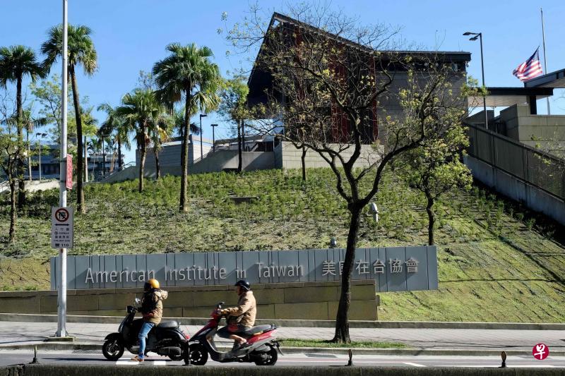 美国国务院昨天临时取消本周所有外访计划,包括美国驻联合国大使克拉夫特备受关注的访台行程。图为美国在台协会在台北的建筑。(法新社) 美国国务院昨天临时取消本周所有外访计划,包括美国驻联合国大使克拉夫特备受关注的访台行程。图为美国在台协会在台北的建筑。(法新社)