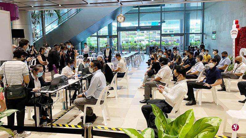 位于樟宜机场第四搭客大厦的疫苗接种中心昨天也迎来首批机组人员以及在机场工作的前线人员。(取自王乙康面簿) 位于樟宜机场第四搭客大厦的疫苗接种中心昨天也迎来首批机组人员以及在机场工作的前线人员。(取自王乙康面簿)