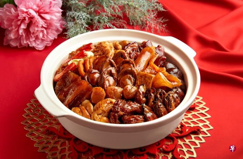 玉楼的“富贵聚宝盆”珍饈盆菜。(餐馆提供) 玉楼的“富贵聚宝盆”珍饈盆菜。(餐馆提供)