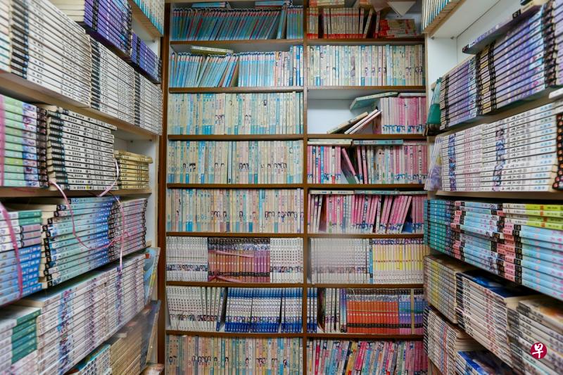文礼漫画店里可以租借或购买到各种各样的小说和漫画。 文礼漫画店里可以租借或购买到各种各样的小说和漫画。