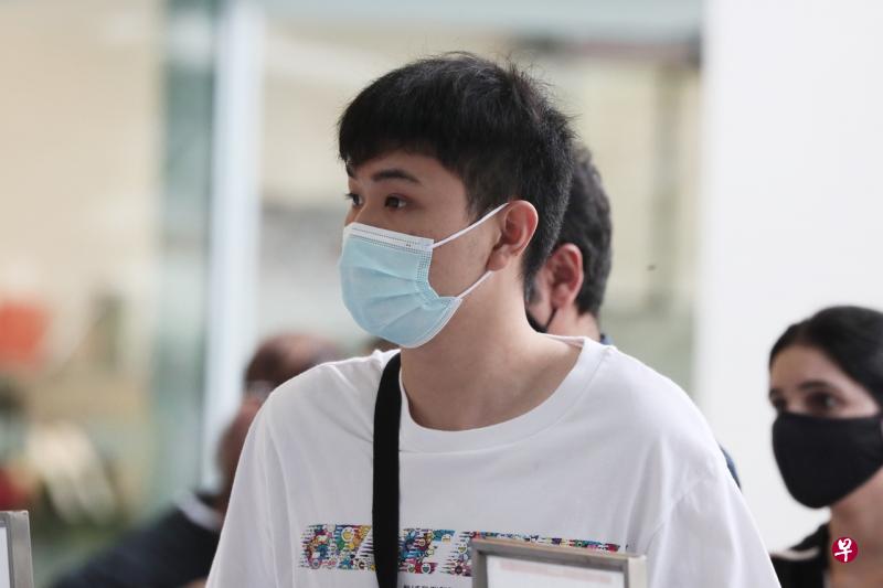 20岁余家豪今早被判接受18个月缓刑监视。(海峡时报) 20岁余家豪今早被判接受18个月缓刑监视。(海峡时报)