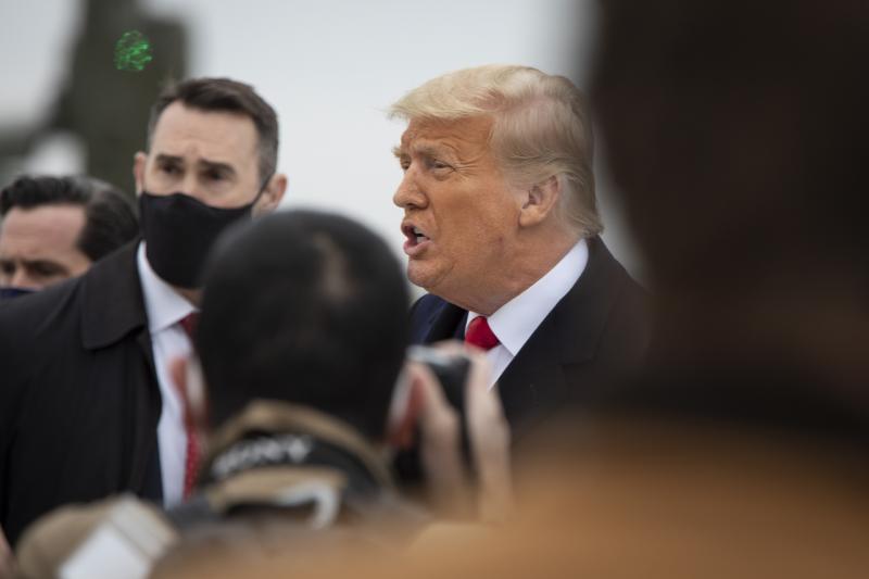 两名知情的美国官员说,特朗普将撤销一项入境禁令,这项措施将适用于近期到过巴西和大部分欧洲国家的非美国公民。(彭博社) 两名知情的美国官员说,特朗普将撤销一项入境禁令,这项措施将适用于近期到过巴西和大部分欧洲国家的非美国公民。(彭博社)