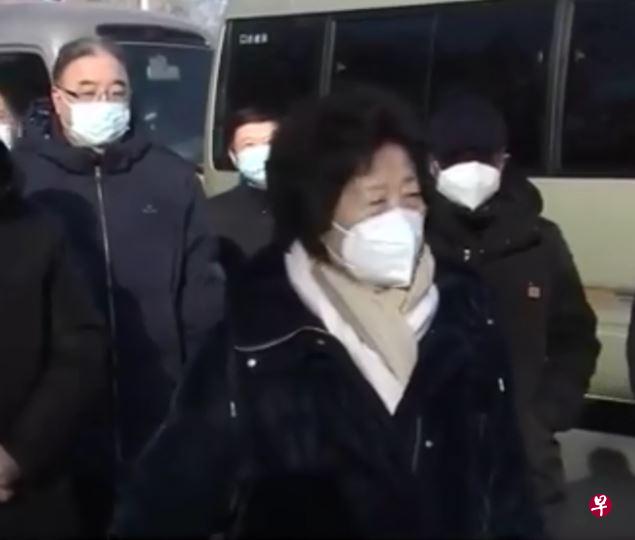 中国国务院副总理孙春兰(前排)日前在河北调研时强调,要汲取宗教活动导致疫情传播的教训。(央视截图) 中国国务院副总理孙春兰(前排)日前在河北调研时强调,要汲取宗教活动导致疫情传播的教训。(央视截图)