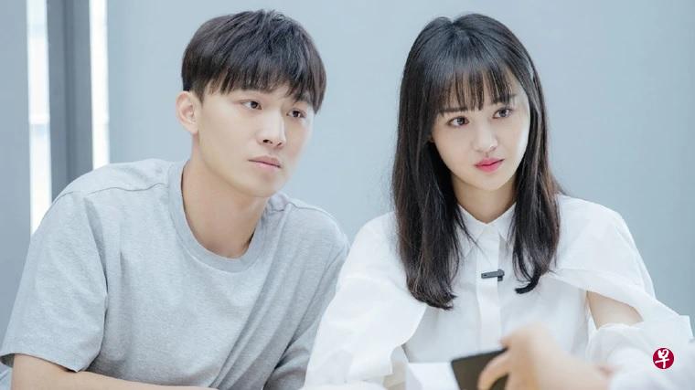 中国女星郑爽（右）被爆出要弃养在美国与旧爱张恒（左）代孕的婴儿，被多方谴责。（互联网）