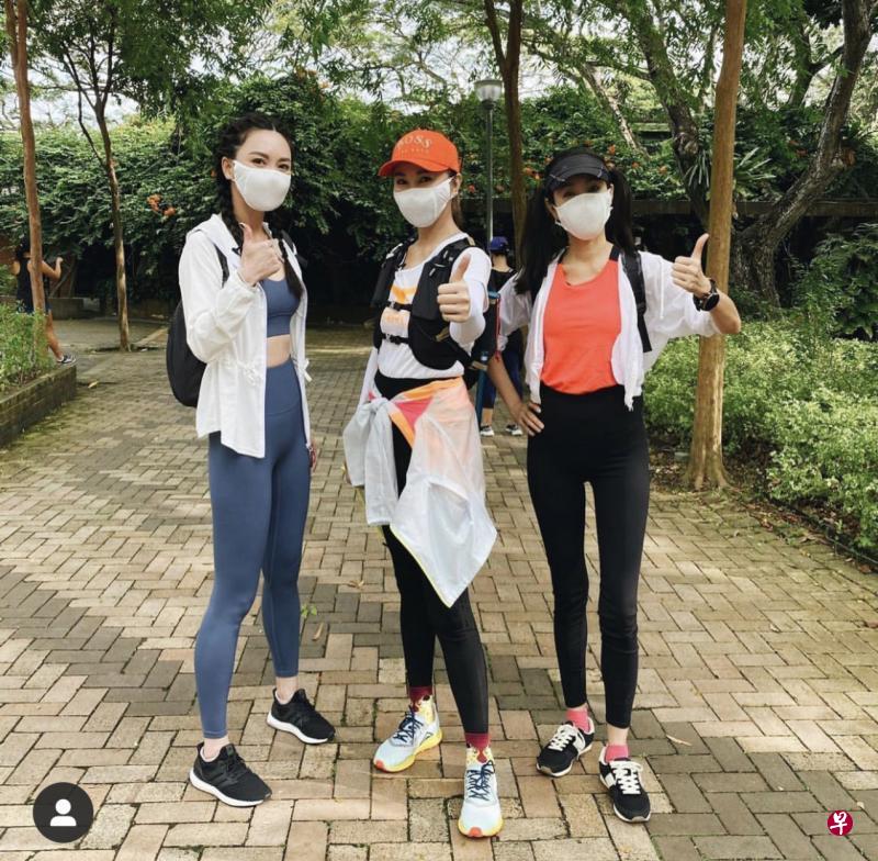 郭妃丽(左起)、陈秀环和洪昭容结伴到麦里芝蓄水池远足。(郭妃丽IG) 郭妃丽(左起)、陈秀环和洪昭容结伴到麦里芝蓄水池远足。(郭妃丽IG)