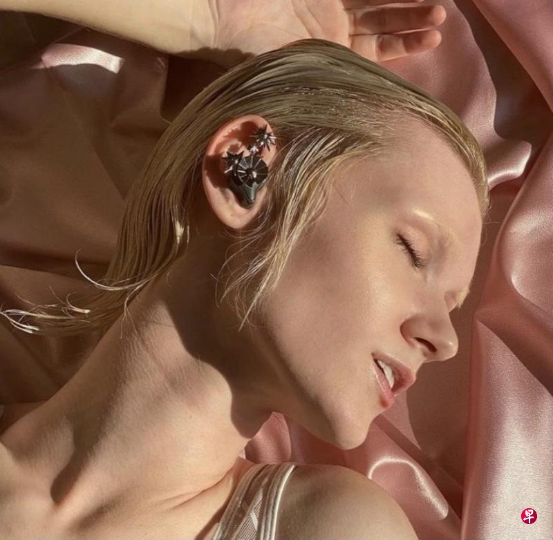 PBX01耳机设计宛如首饰。(厂商提供) PBX01耳机设计宛如首饰。(厂商提供)