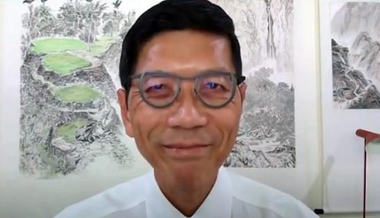 卫生部卫生科学长陈祝全教授出席达沃斯议程线上对话会时说，当人们亲身体验接种疫苗整个轻松顺畅的过程后，就会跟身边的人分享经历，如此一来能吸引更多人去接种。（视讯会议截图）